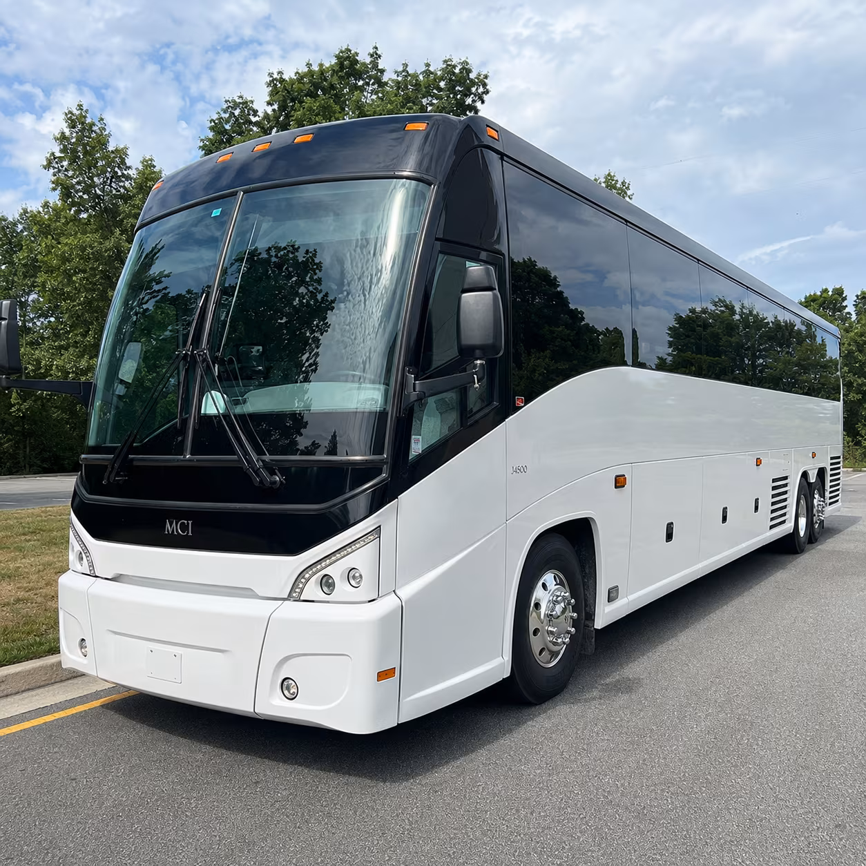 corporate shuttles between santa fe and albuquerque international sunport abq